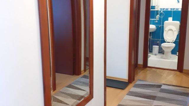 Stan, Trosoban, Izdavanje, 81m2, Veljka Lukića-Kurjaka