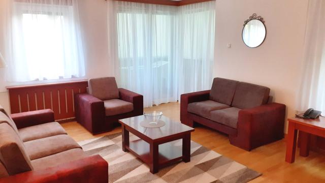 Stan, Trosoban, Izdavanje, 81m2, Veljka Lukića-Kurjaka