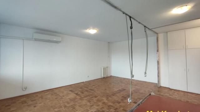 Stan, Trosoban, Prodaja, 78m2, Blok 44 (TC Piramida), Novi Beograd, Gandijeva