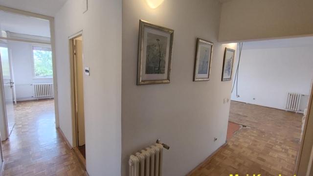 Stan, Trosoban, Prodaja, 78m2, Blok 44 (TC Piramida), Novi Beograd, Gandijeva