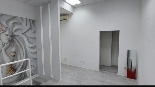 Poslovni prostor, četvorosoban, Izdavanje, 44m2, bulevar zorana djindjica 95