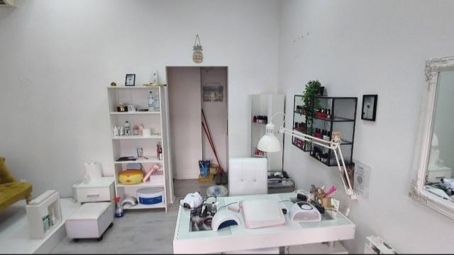 Poslovni prostor, četvorosoban, Izdavanje, 44m2, bulevar zorana djindjica 95