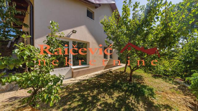 Kuća, Petosoban, Prodaja, 270m2, Sremska Rača, Okolno mesto, Banijska