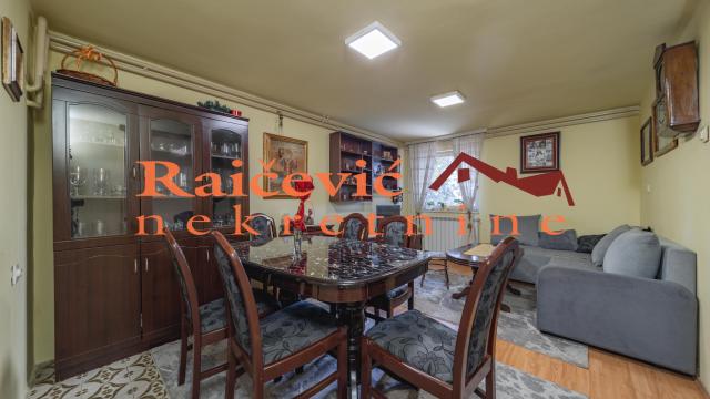 Kuća, Petosoban, Prodaja, 270m2, Sremska Rača, Okolno mesto, Banijska