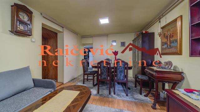 Kuća, Petosoban, Prodaja, 270m2, Sremska Rača, Okolno mesto, Banijska