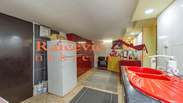 Kuća, Petosoban, Prodaja, 270m2, Sremska Rača, Okolno mesto, Banijska