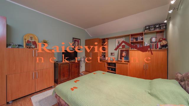 Kuća, Petosoban, Prodaja, 270m2, Sremska Rača, Okolno mesto, Banijska