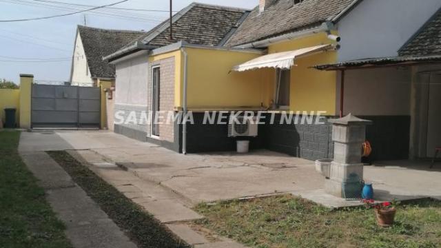 Kuća, Trosoban, Prodaja, 89m2, Širi centar, Gradska lokacija, Apatin