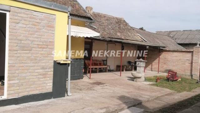 Kuća, Trosoban, Prodaja, 89m2, Širi centar, Gradska lokacija, Apatin
