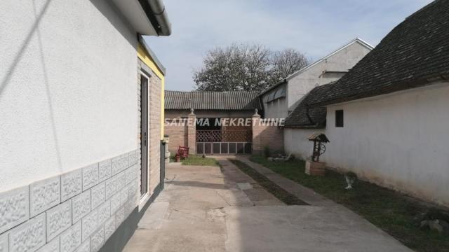 Kuća, Trosoban, Prodaja, 89m2, Širi centar, Gradska lokacija, Apatin