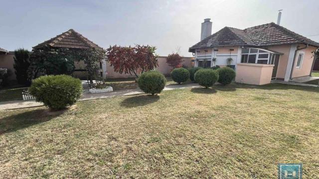 Kuća, Trosoban, Prodaja, 73m2, Okolno mesto, Jagodina