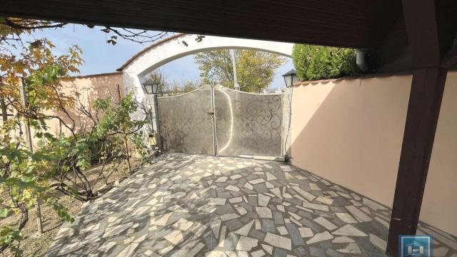 Kuća, Trosoban, Prodaja, 73m2, Okolno mesto, Jagodina