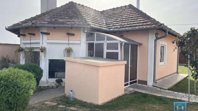Kuća, Trosoban, Prodaja, 73m2, Okolno mesto, Jagodina