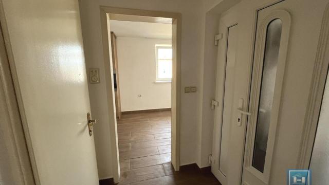 Kuća, Trosoban, Prodaja, 73m2, Okolno mesto, Jagodina