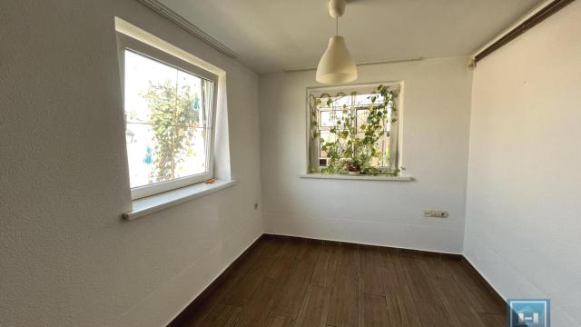 Kuća, Trosoban, Prodaja, 73m2, Okolno mesto, Jagodina