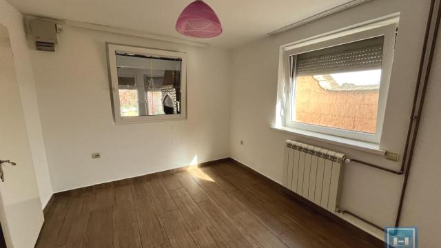 Kuća, Trosoban, Prodaja, 73m2, Okolno mesto, Jagodina
