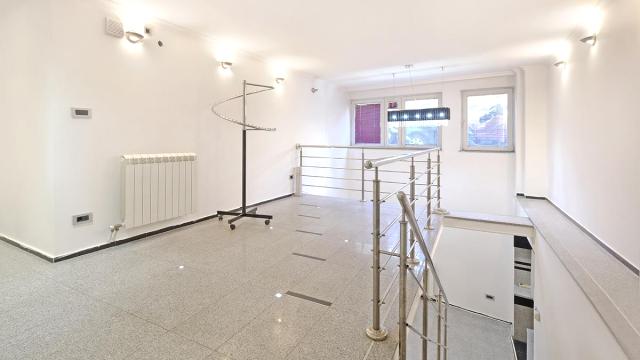 Poslovni prostor, Jednosoban, Prodaja, 78m2, Hram svetog Save, Vračar, Šumatovačka
