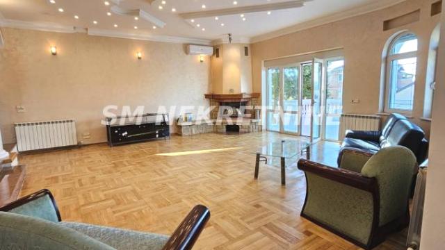 Kuća, Izdavanje, 980m2, Jajinci, Voždovac, Bulevar Jna