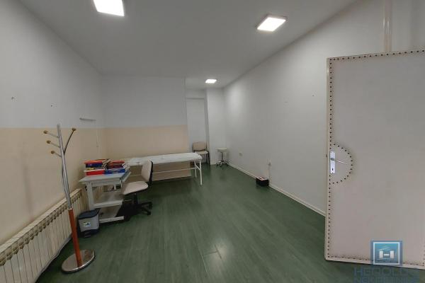 izdavanje, poslovni-prostor,
centar-grad-jagodina, 463456, dvoiposoban