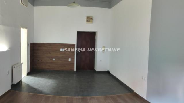 Stan, Garsonjera, Prodaja, 28m2, Centar, Gradska lokacija, Sombor