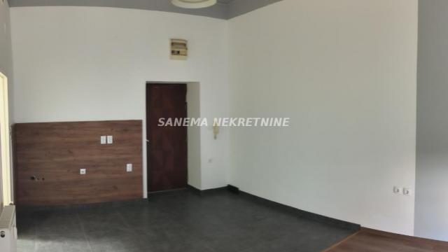 Stan, Garsonjera, Prodaja, 28m2, Centar, Gradska lokacija, Sombor