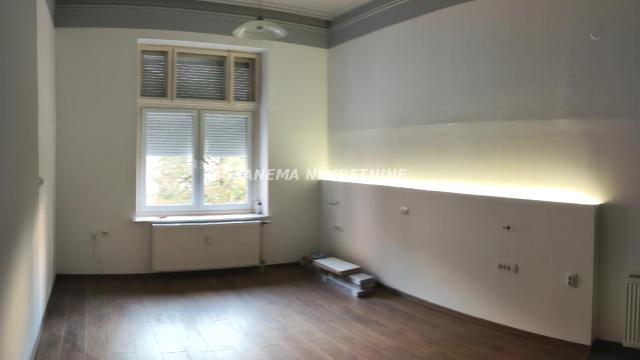 Stan, Garsonjera, Prodaja, 28m2, Centar, Gradska lokacija, Sombor