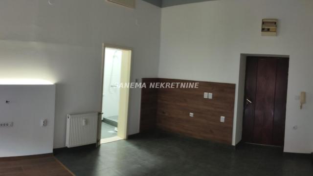 Stan, Garsonjera, Prodaja, 28m2, Centar, Gradska lokacija, Sombor