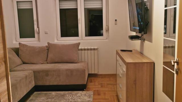 Stan, Jednoiposoban, Izdavanje, 35m2, Hram svetog Save, Vračar, Stojana Protića