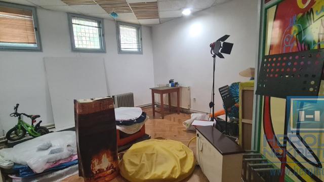 Poslovni prostor, četvorosoban, Prodaja, 142m2, Gradska lokacija, Jagodina