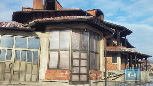 Poslovni prostor, Prodaja, 1200m2, Gornji Komren, Crveni Krst, Niš
