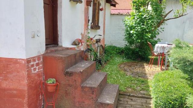 Kuća, četvorosoban, Prodaja, 250m2, Centar, Gradska lokacija, Sombor