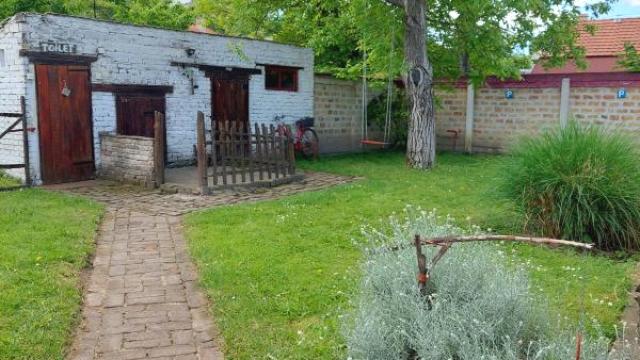 Kuća, četvorosoban, Prodaja, 250m2, Centar, Gradska lokacija, Sombor