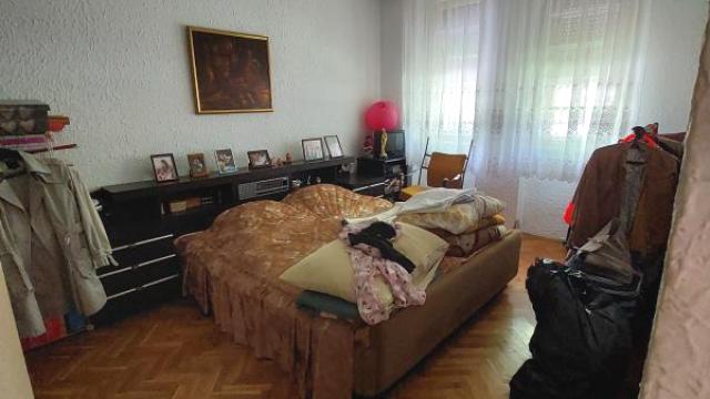 Kuća, četvorosoban, Prodaja, 250m2, Centar, Gradska lokacija, Sombor