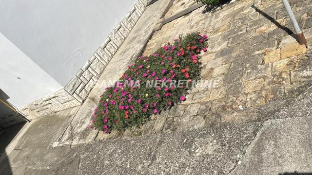 Kuća, Prodaja, 215m2, Selenča, Gradska lokacija, Sombor