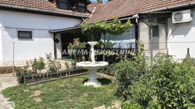 Kuća, Prodaja, 215m2, Selenča, Gradska lokacija, Sombor