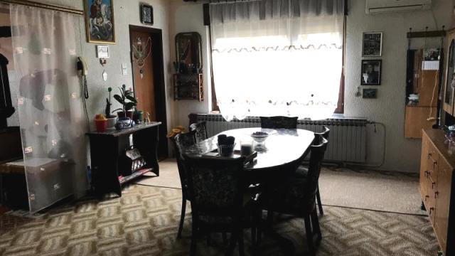 Kuća, Prodaja, 215m2, Selenča, Gradska lokacija, Sombor