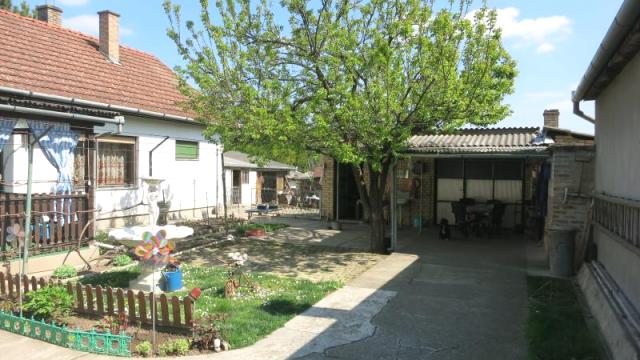 Kuća, Prodaja, 215m2, Selenča, Gradska lokacija, Sombor
