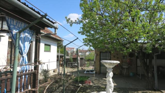 Kuća, Prodaja, 215m2, Selenča, Gradska lokacija, Sombor