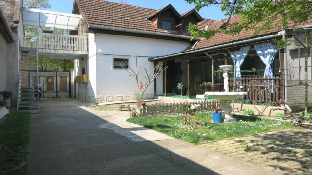Kuća, Prodaja, 215m2, Selenča, Gradska lokacija, Sombor