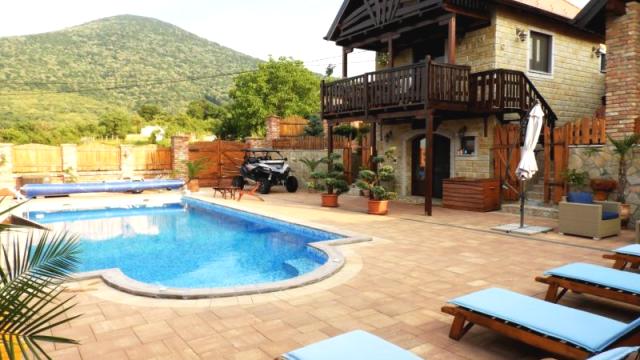 Kuća, Trosoban, Prodaja, 120m2, Malo Središte, Okolno mesto, Središtanska