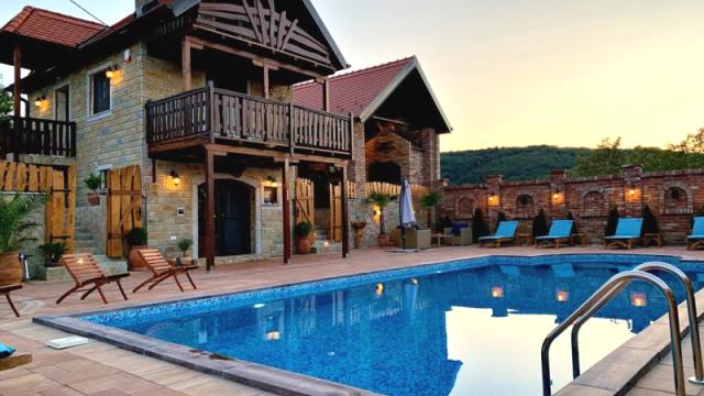 Kuća, Trosoban, Prodaja, 120m2, Malo Središte, Okolno mesto, Središtanska