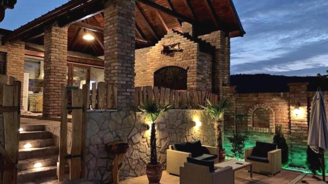 Kuća, Trosoban, Prodaja, 120m2, Malo Središte, Okolno mesto, Središtanska