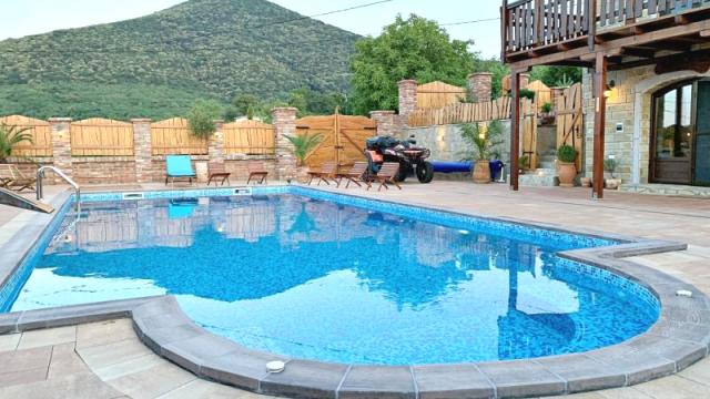 Kuća, Trosoban, Prodaja, 120m2, Malo Središte, Okolno mesto, Središtanska