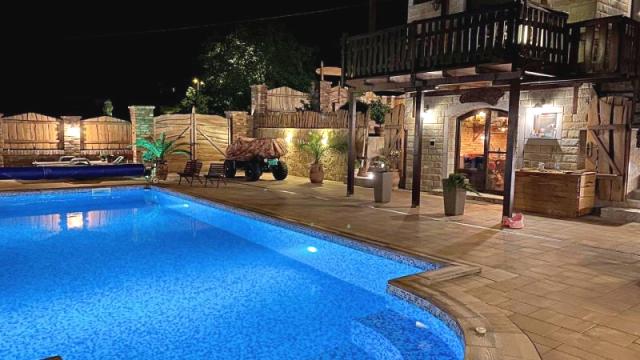 Kuća, Trosoban, Prodaja, 120m2, Malo Središte, Okolno mesto, Središtanska