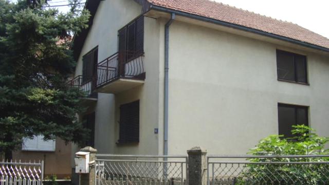 Kuća, četvorosoban, Prodaja, 180m2, Gradska lokacija, Ćuprija