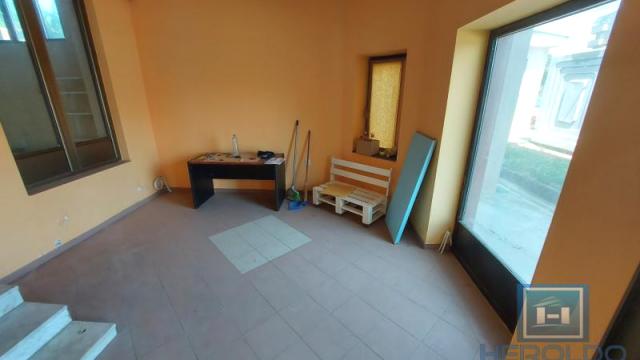 Poslovni prostor, četvorosoban, Prodaja, 84m2, Centar, Gradska lokacija, Jagodina