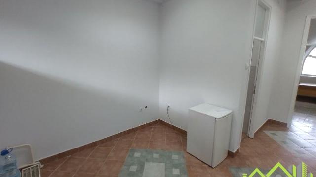 Poslovni prostor, Izdavanje, 65m2, Bulevar zona 3, Medijana, Niš