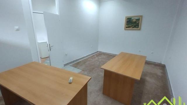 Poslovni prostor, Izdavanje, 65m2, Bulevar zona 3, Medijana, Niš