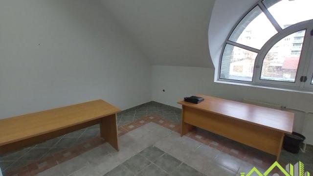 Poslovni prostor, Izdavanje, 65m2, Bulevar zona 3, Medijana, Niš