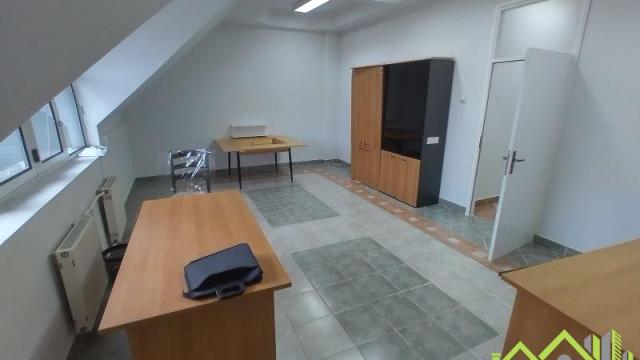 Poslovni prostor, Izdavanje, 65m2, Bulevar zona 3, Medijana, Niš